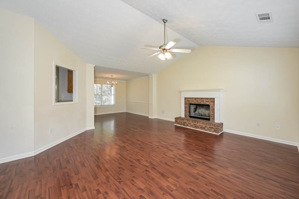 monroe House: 555 Wellington Ln