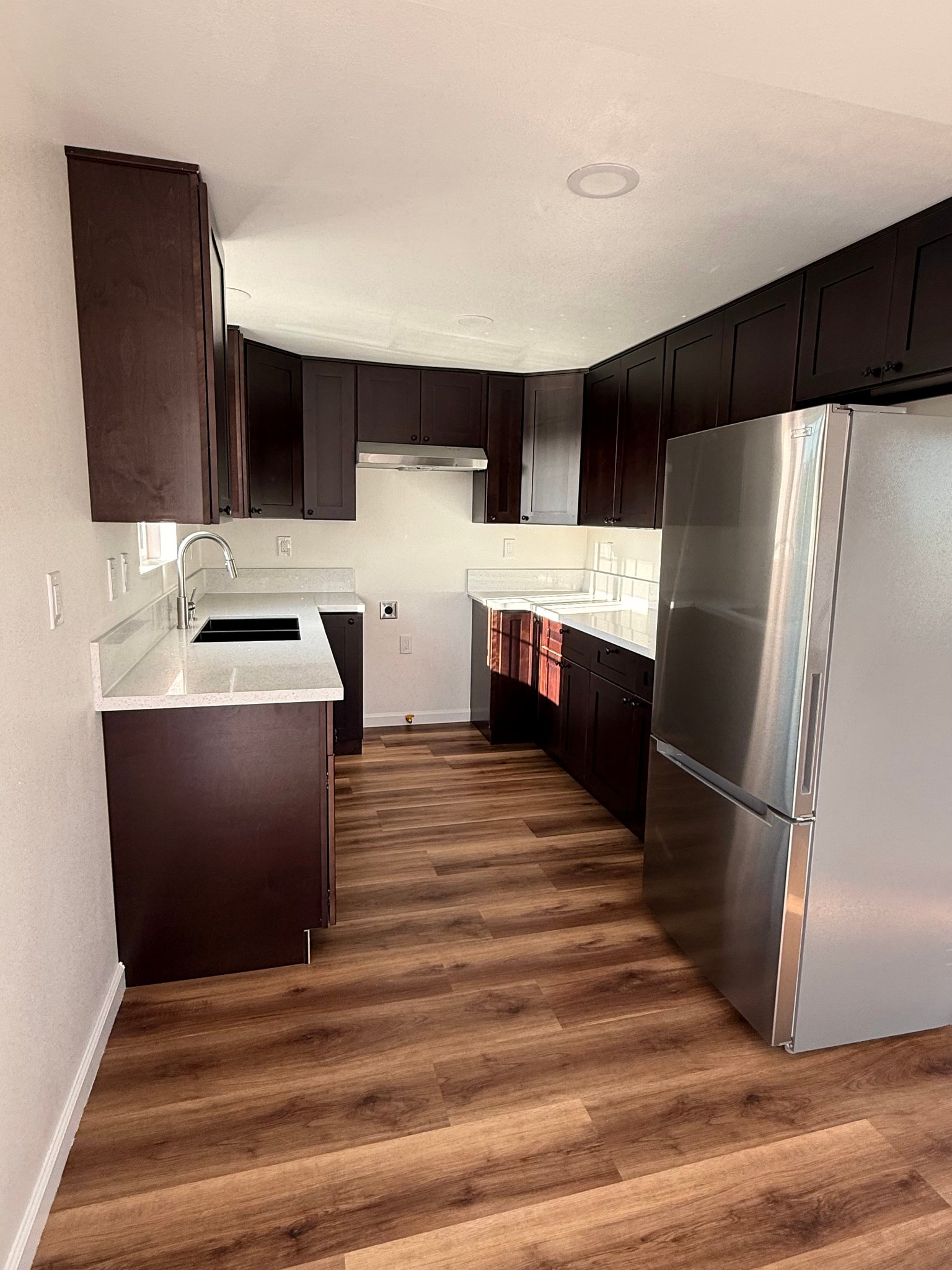 Los Angeles Apartment: 8006 Towne Ave