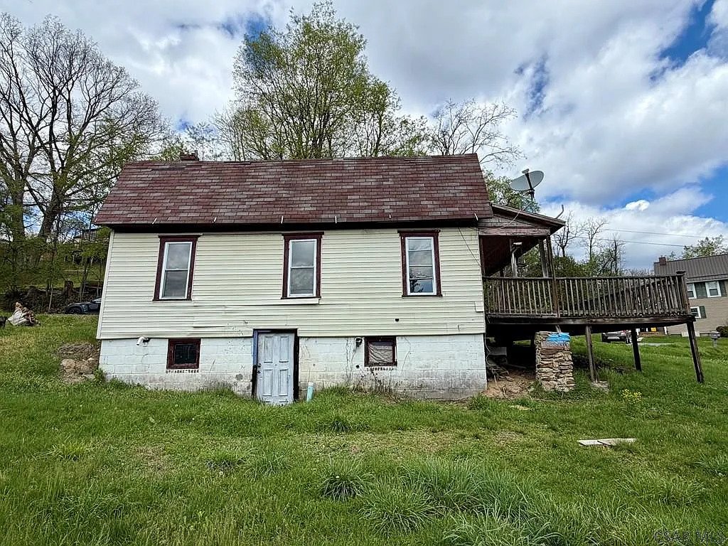 Johnstown House: 431 Finch St