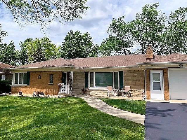 Joliet House: 1221 Mayfield Ave
