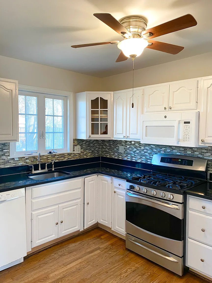 Alexandria House: 3609 Dannys Ln