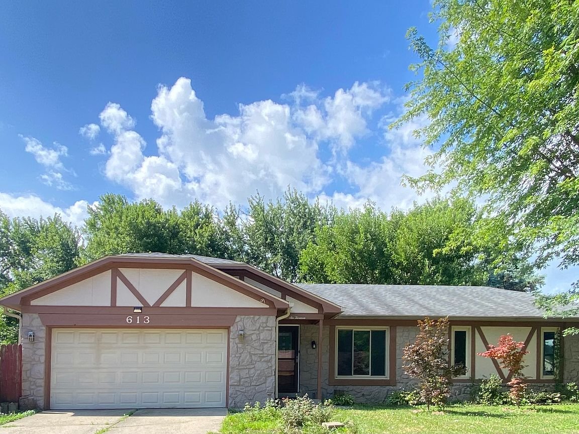 Indianapolis House: 613 Rahkewood Dr