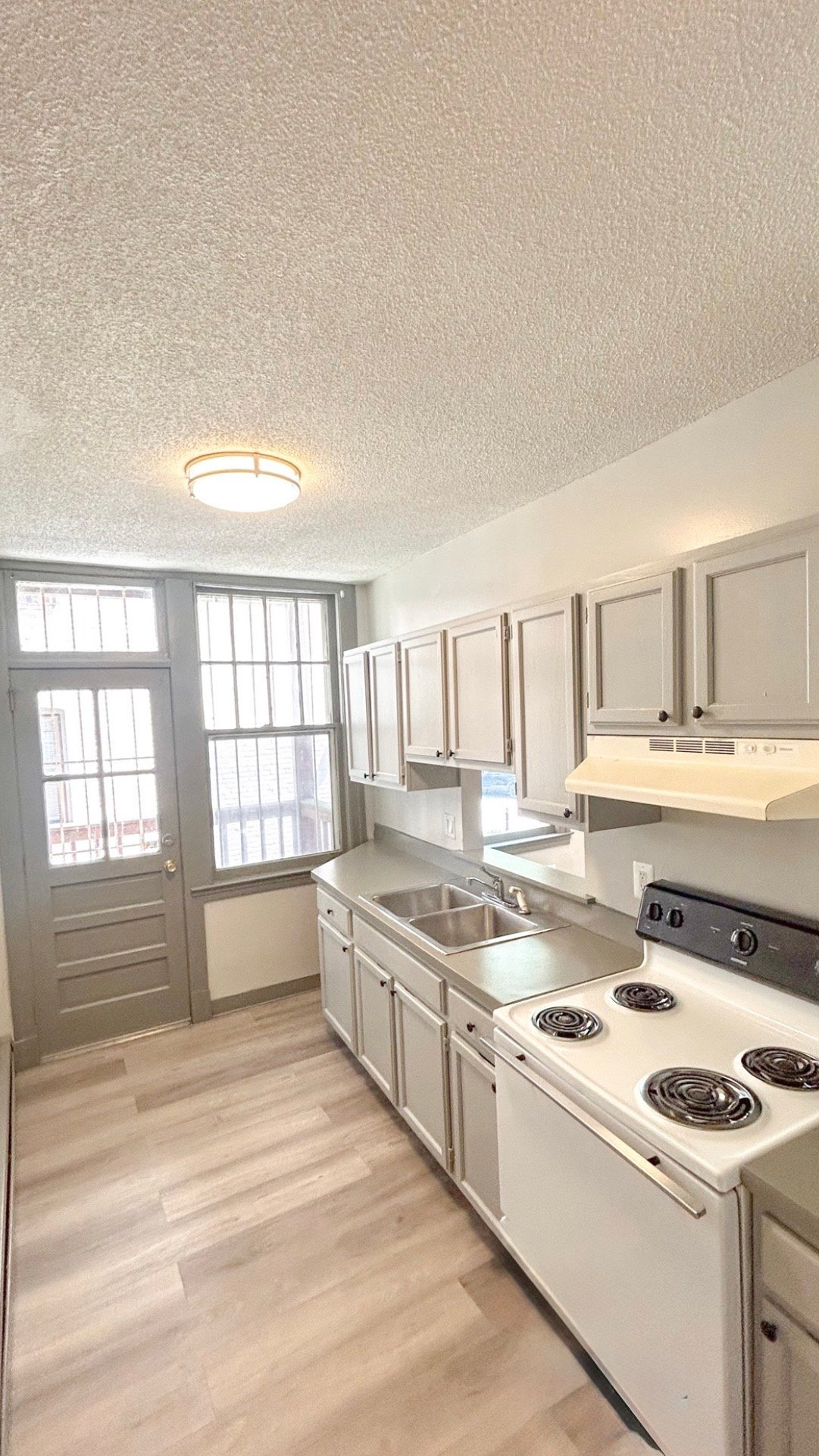 Hartford Apartment: 926 Asylum Ave