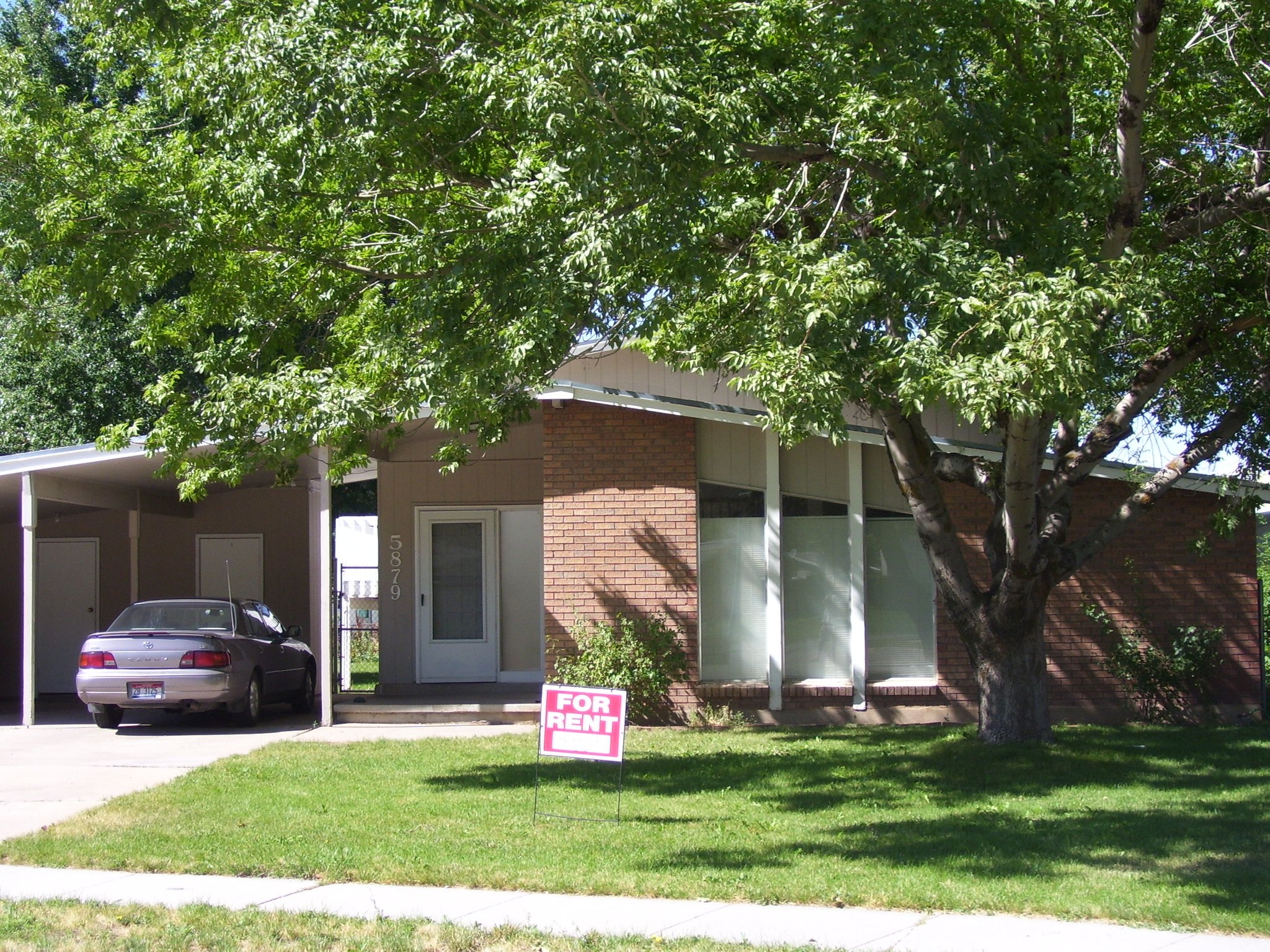 Ogden House: 5879 Village Cir