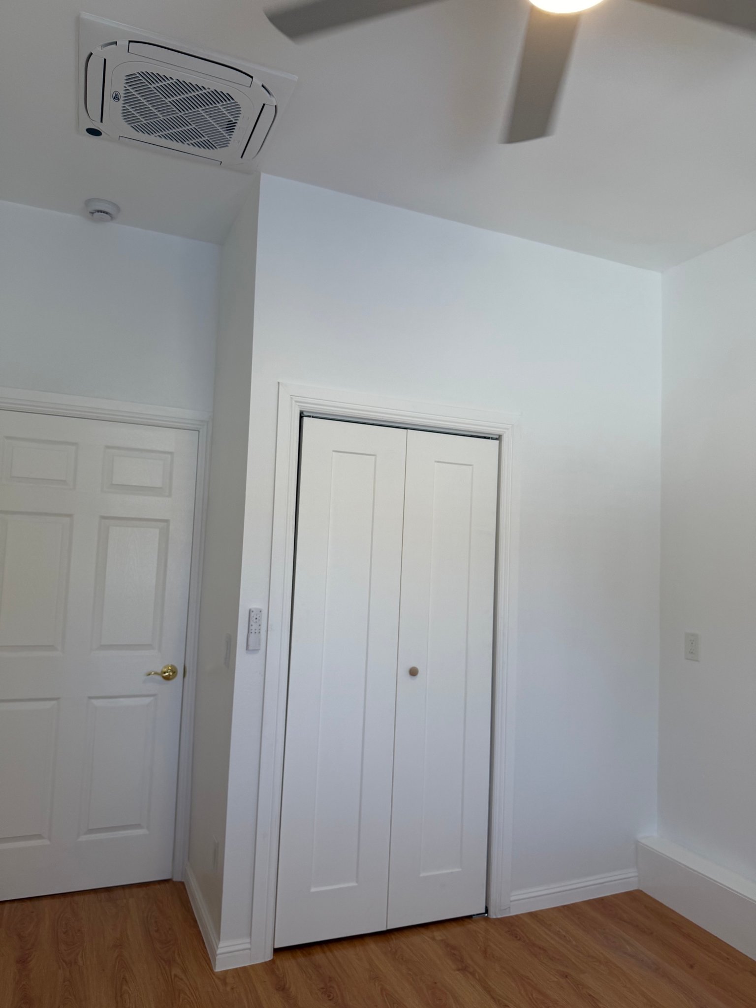 Fontana House: 15918 Katherine St