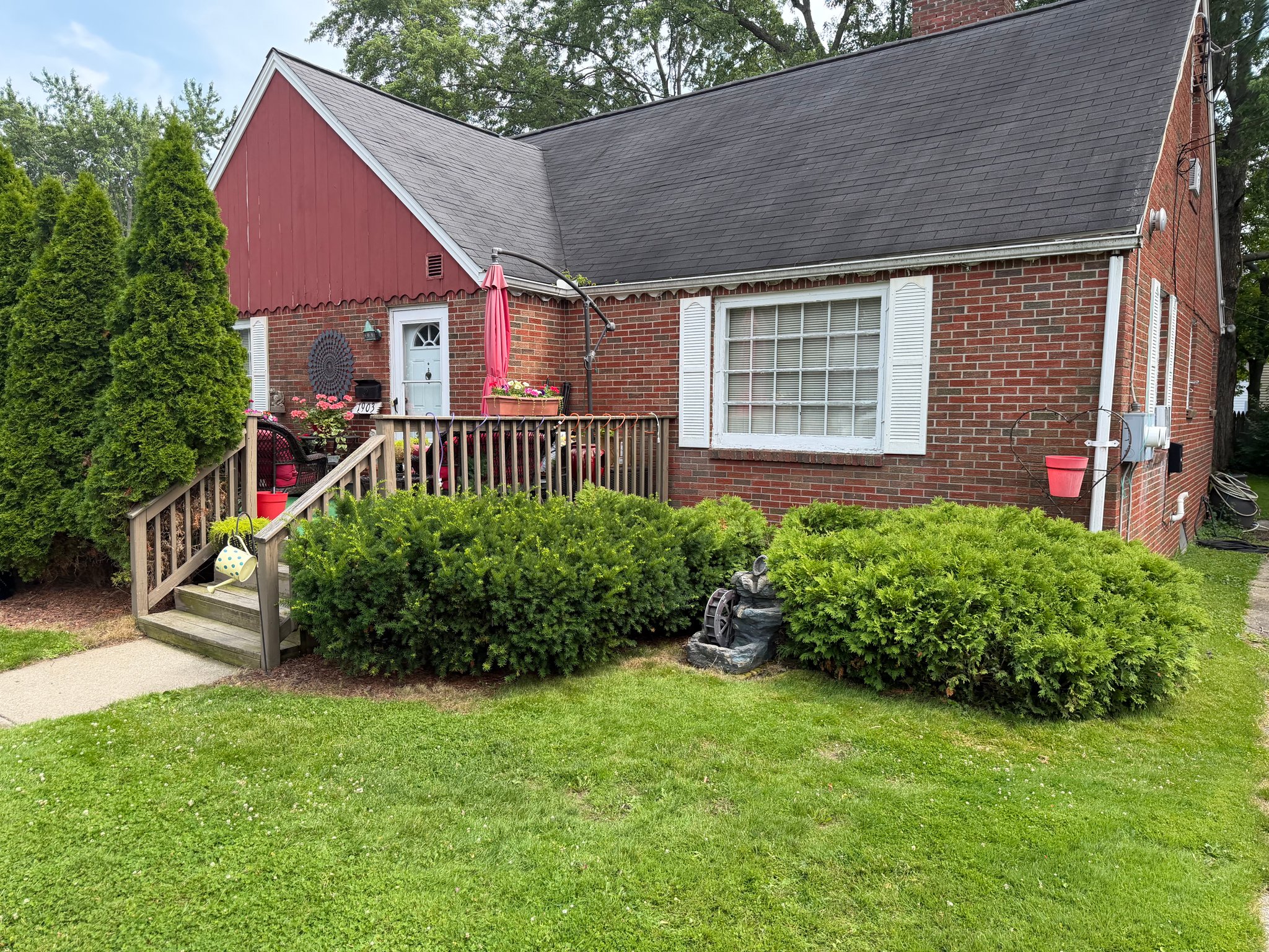 Lancaster Apartment: 1903 Como Park Blvd.