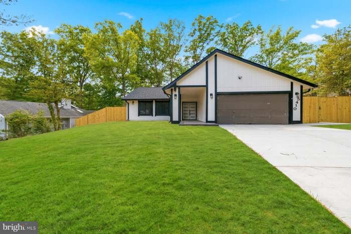 Fairfax House: 5410 Aylor Rd