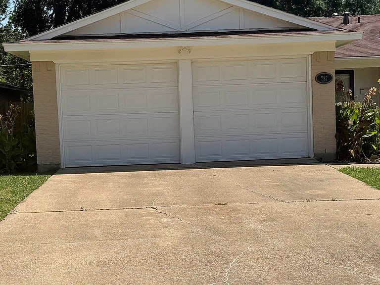 Richardson House: 727 Kingswood Ave