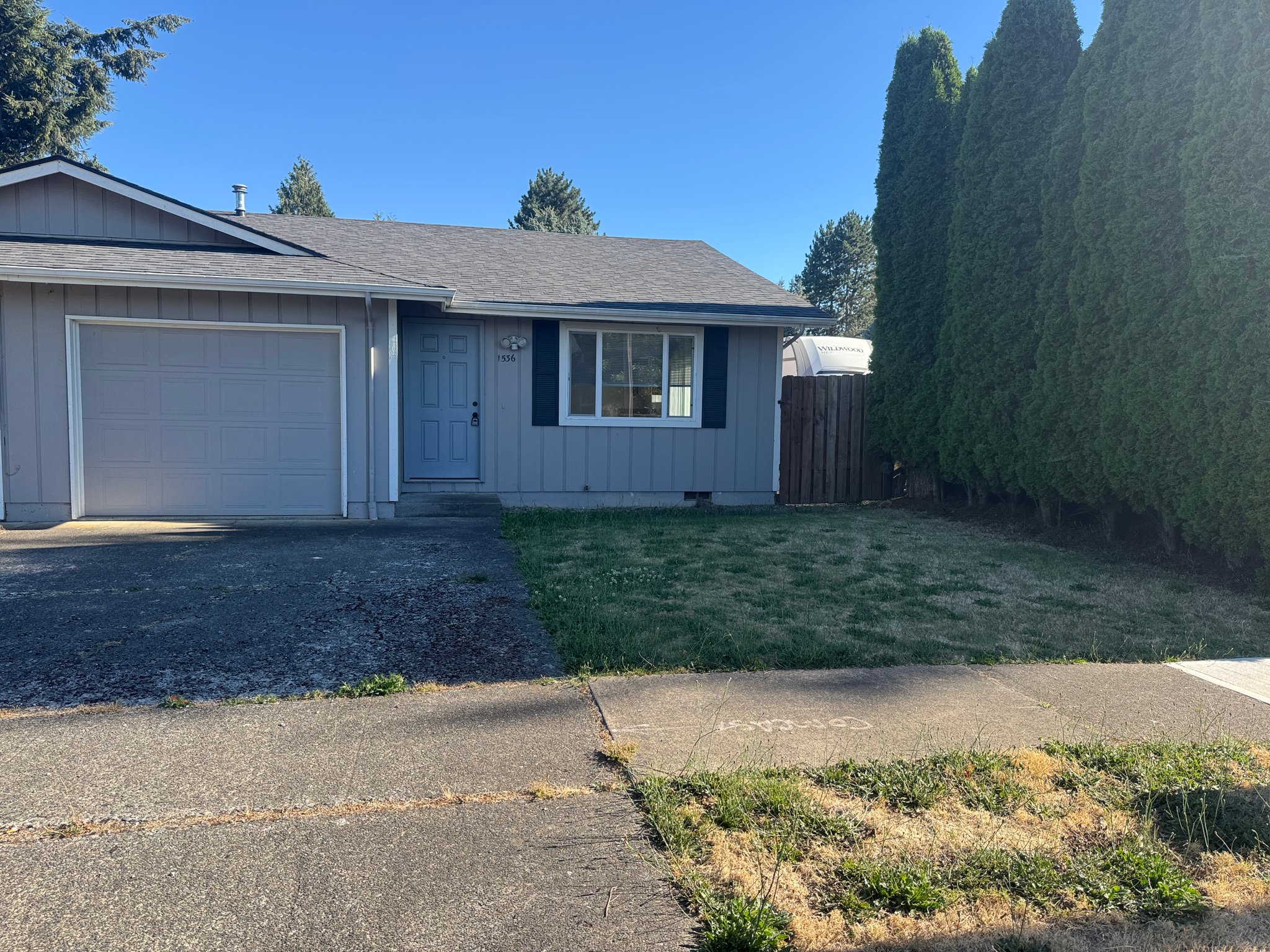 Stayton Multiplex: 1534-1536 Westhaven Pl