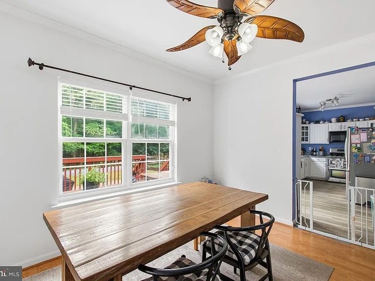 Waldorf House: 10648 Quillback St
