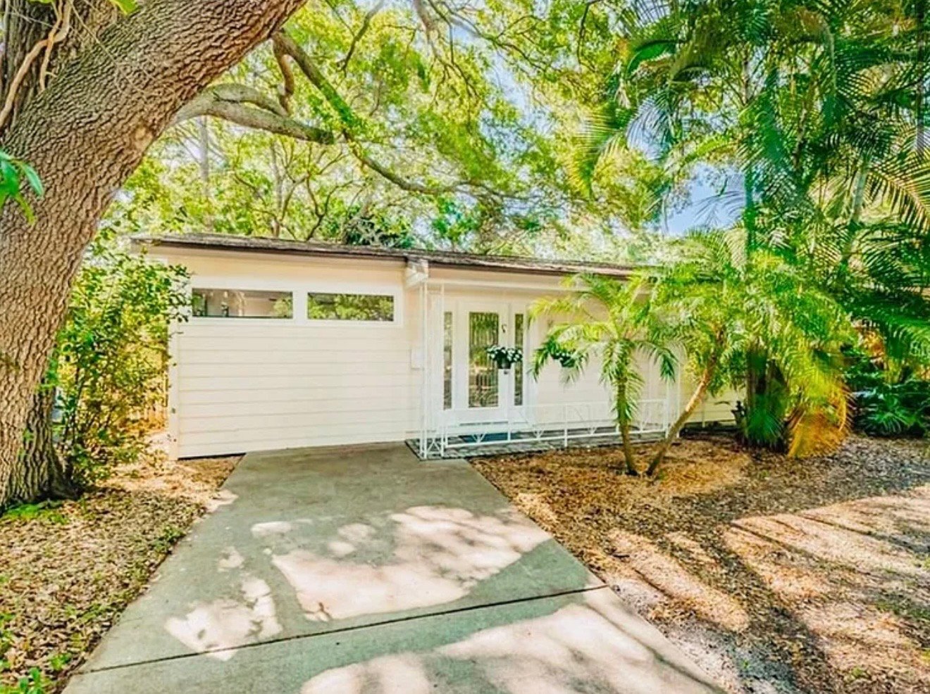 St Petersburg House: 930 Montrose Blvd N