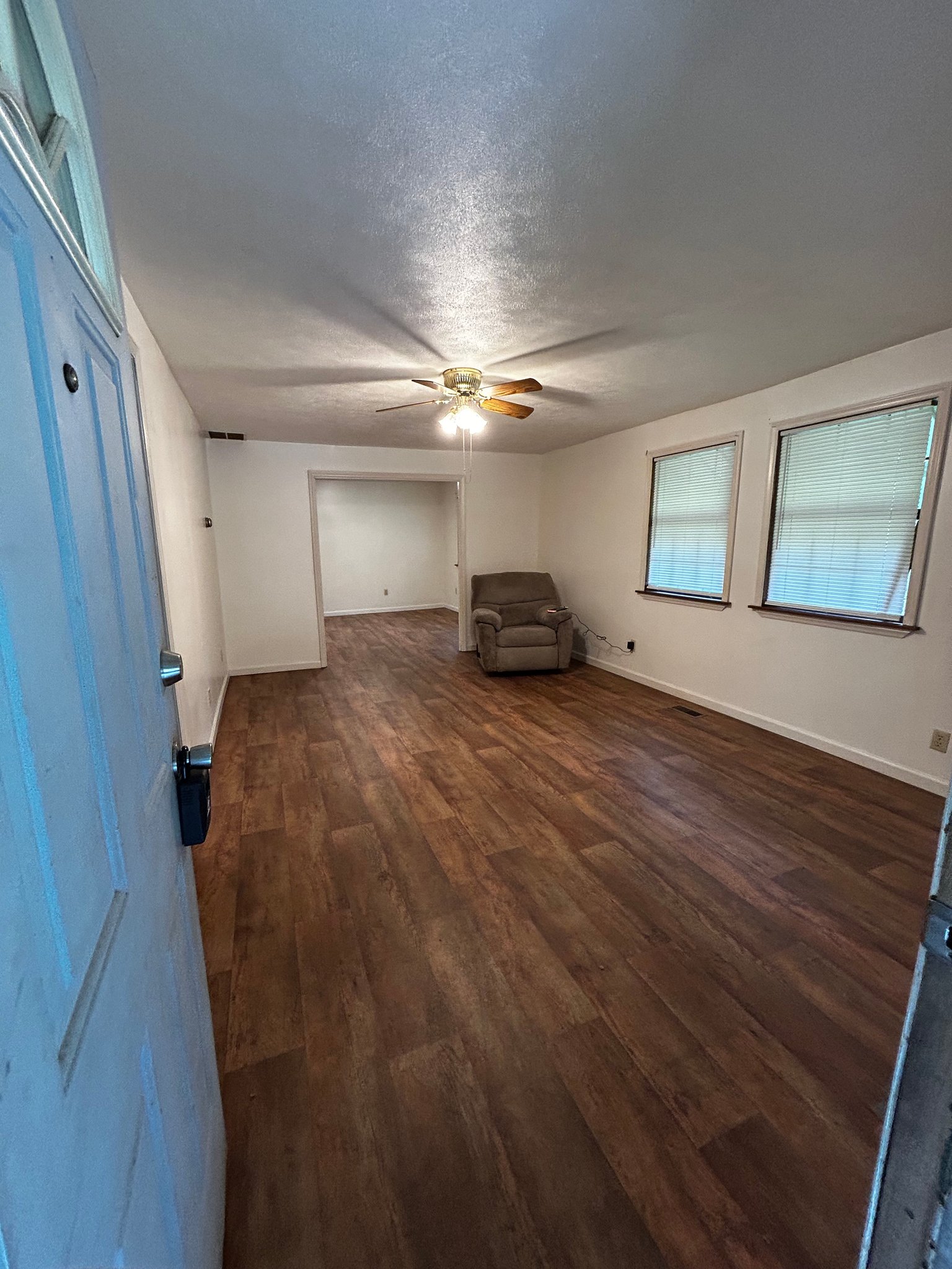 London House: 7370 E Dupont Avenue