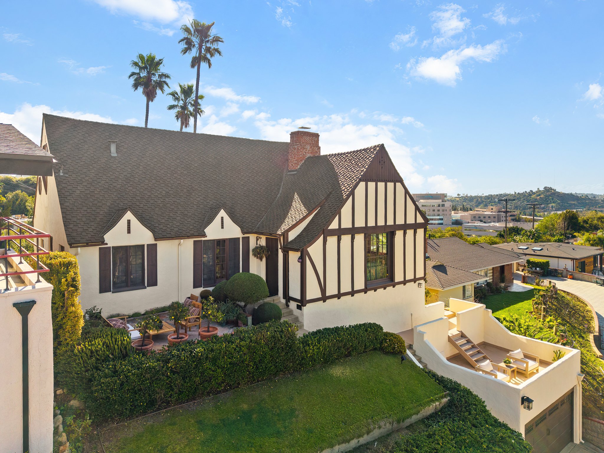 Glendale House: 755 Luton Drive