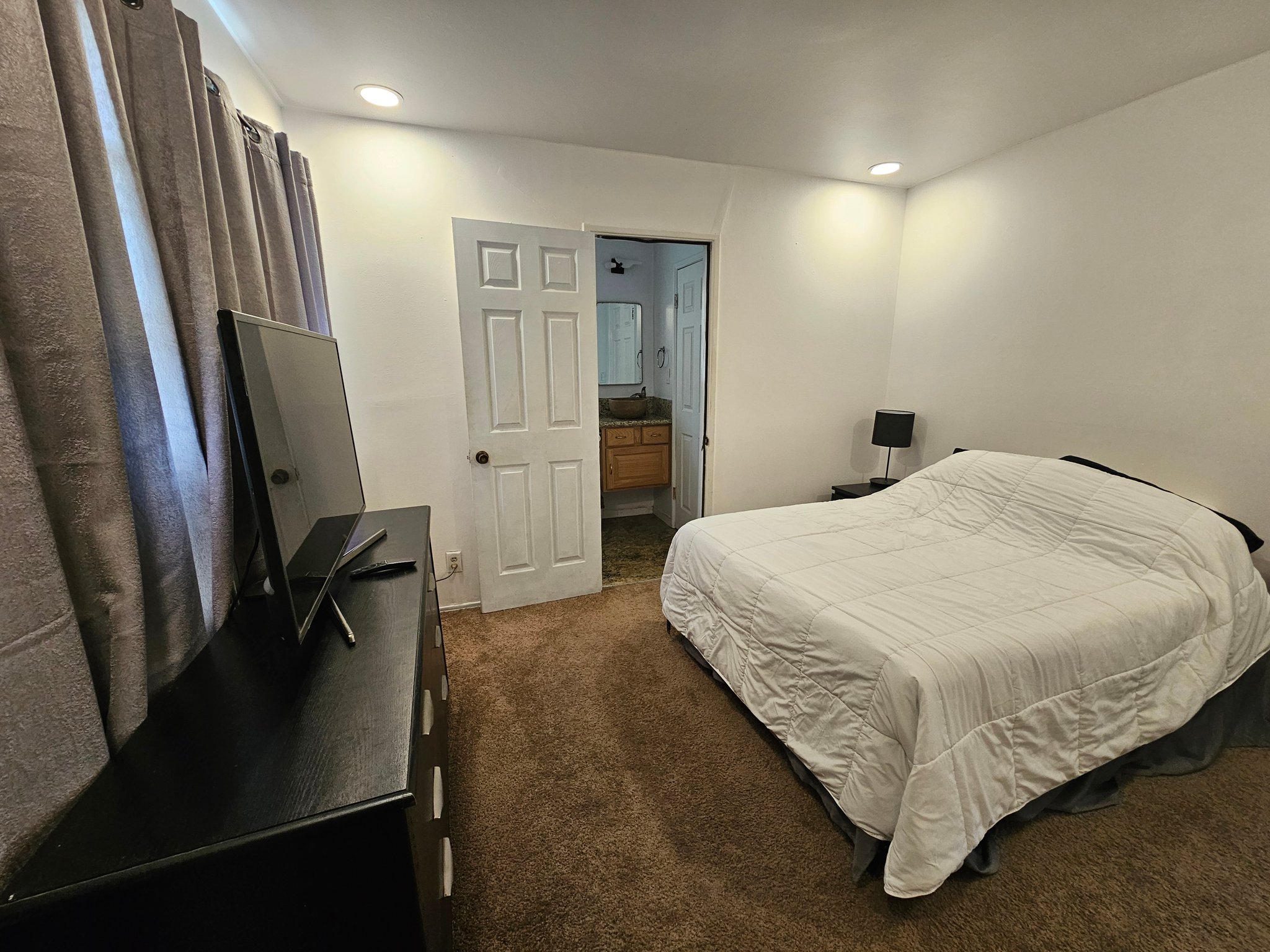 Granada Hills House: 17101 Tulsa St