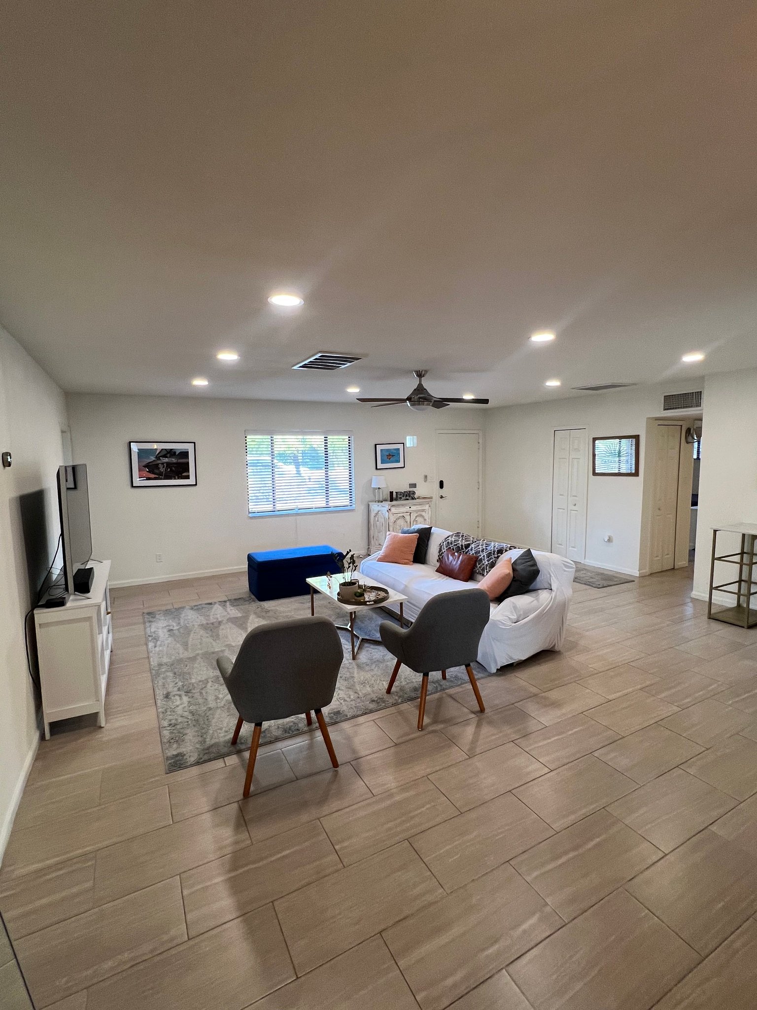 Phoenix House: 1701 East Pinchot Avenue