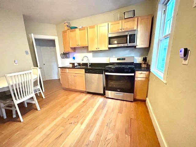 Dorchester Apartment: 1 Ridgewood St