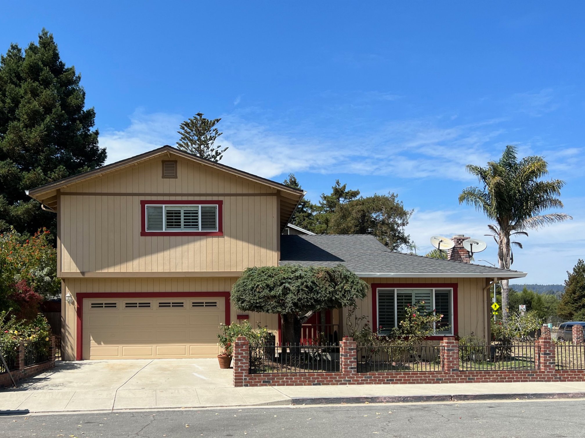 Santa Cruz House: 701 Bay St