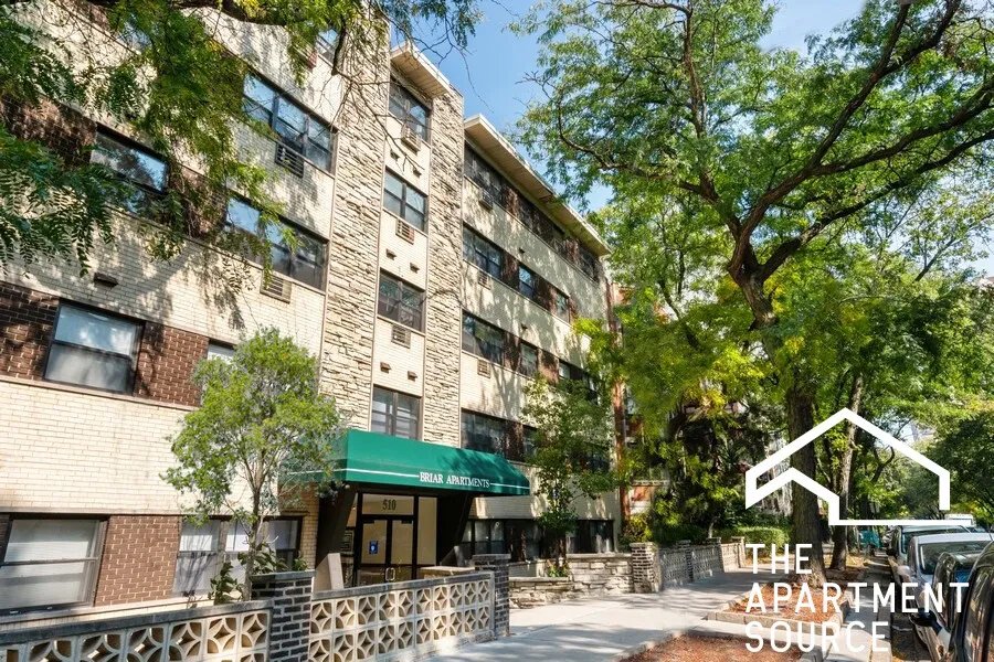 Chicago Apartment: 510 West Briar Place #102 Chicago, IL 60657