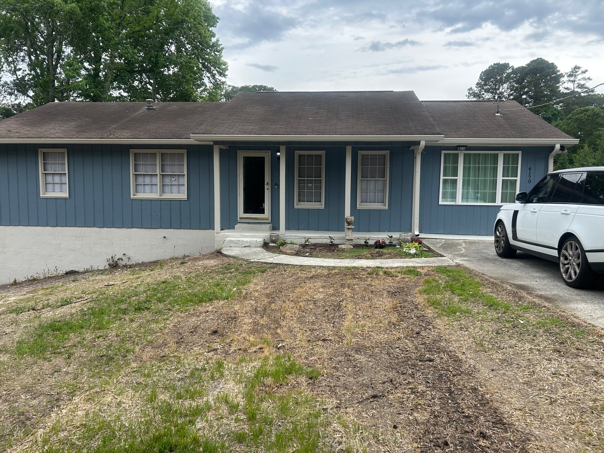 Acworth House: 4170 Etowah Dr SE