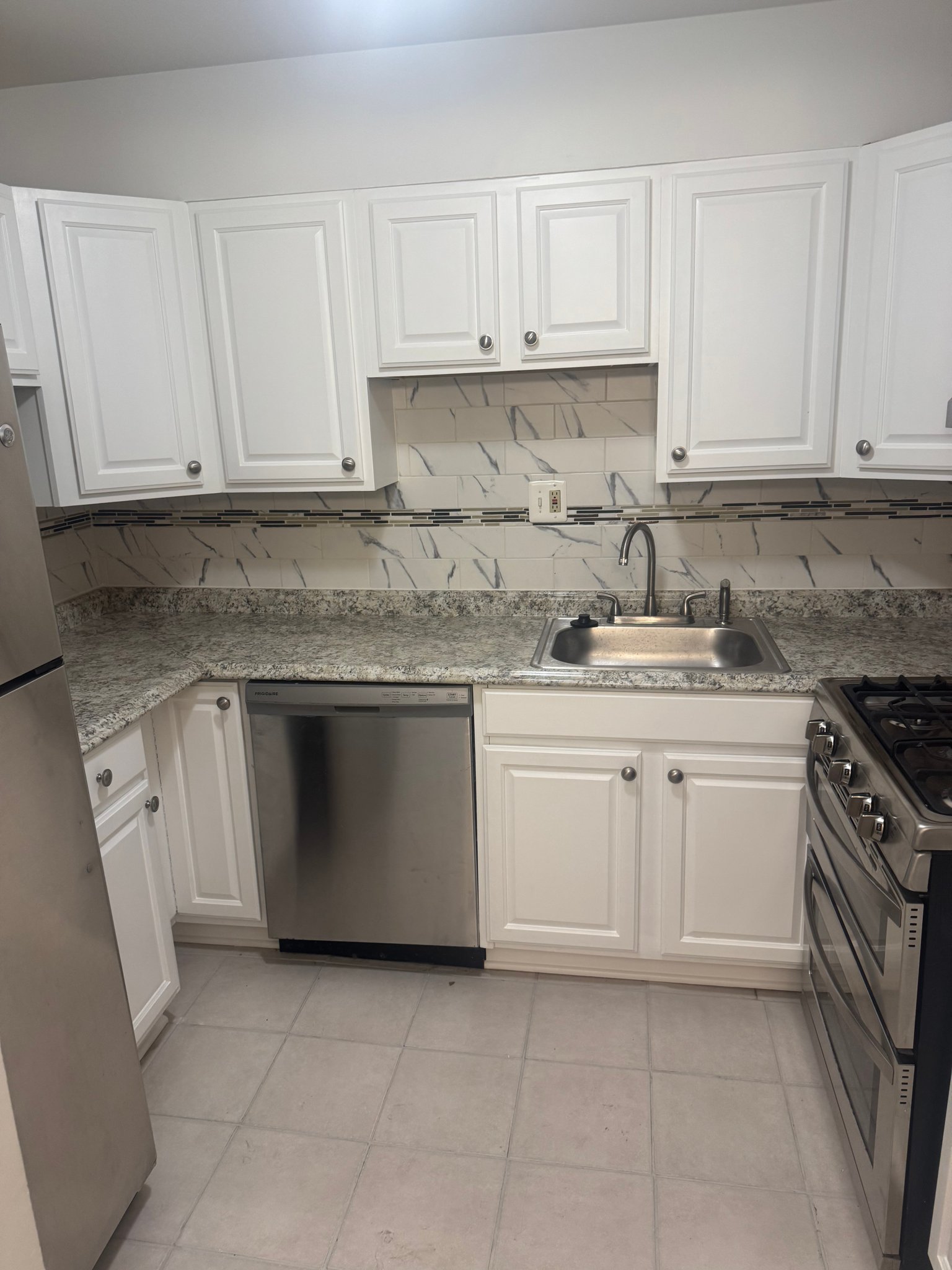 Suitland Condo: 3807 Swann Rd
