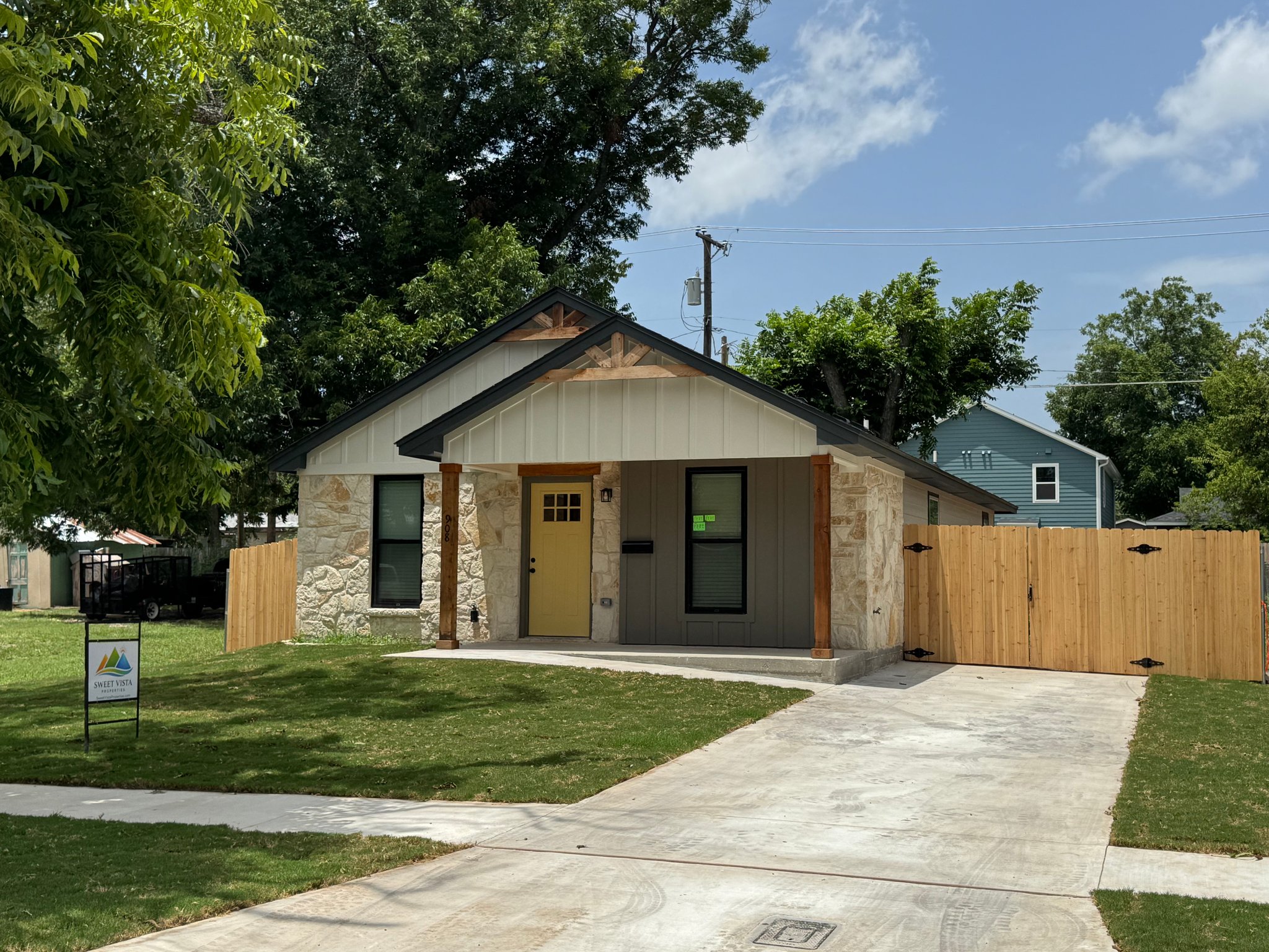 Temple House: 908 S. 10th Street