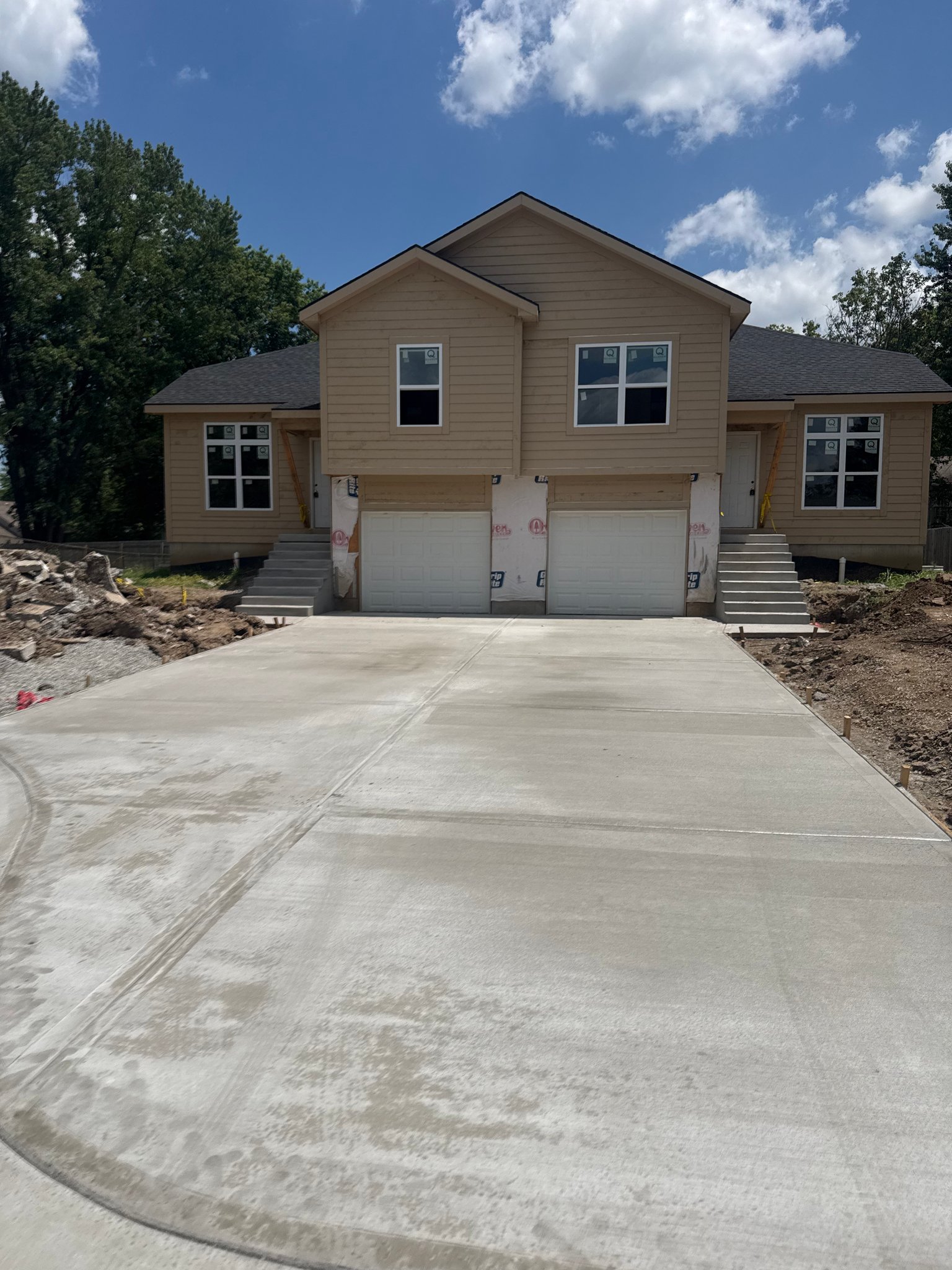 Raytown Townhome: 7411 Englewood Ln