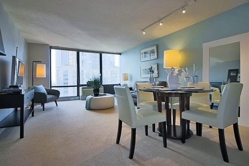 Chicago Condo: 239 E Wacker st