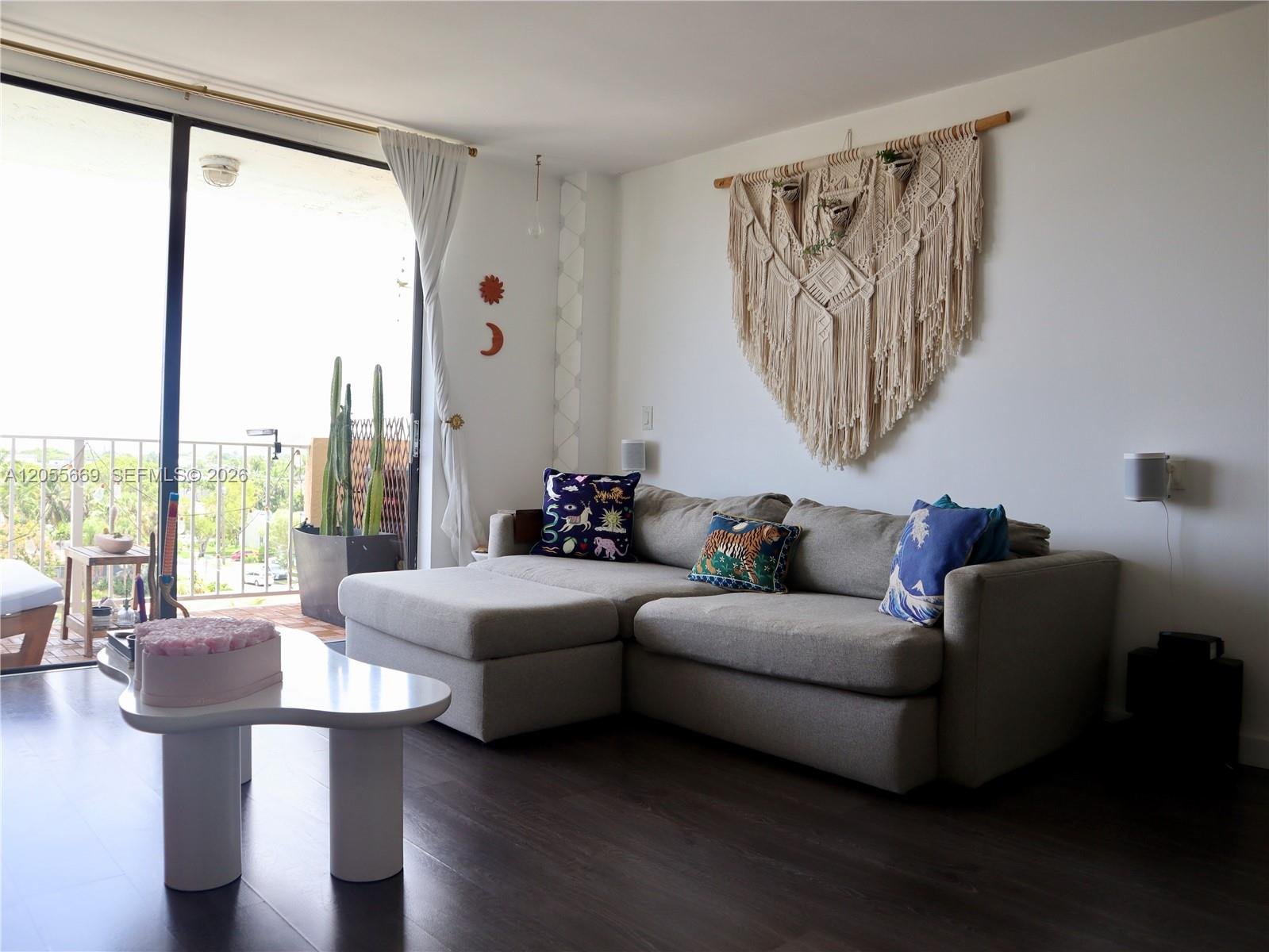 NORTH MIAMI Condo: 2350 NE 135th St