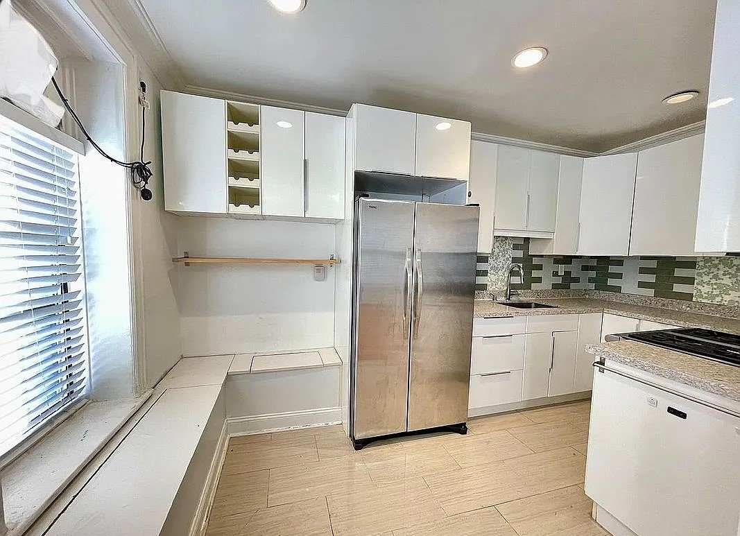 Flushing Condo: 36-20 168th St