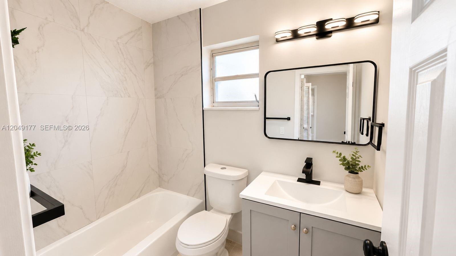 HOLLYWOOD Condo: 2332 Roosevelt St