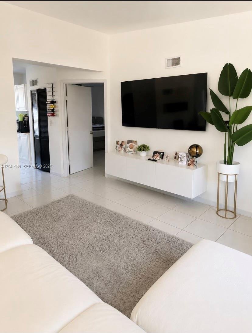 MIAMI Condo: 13165 SW 64th Ter