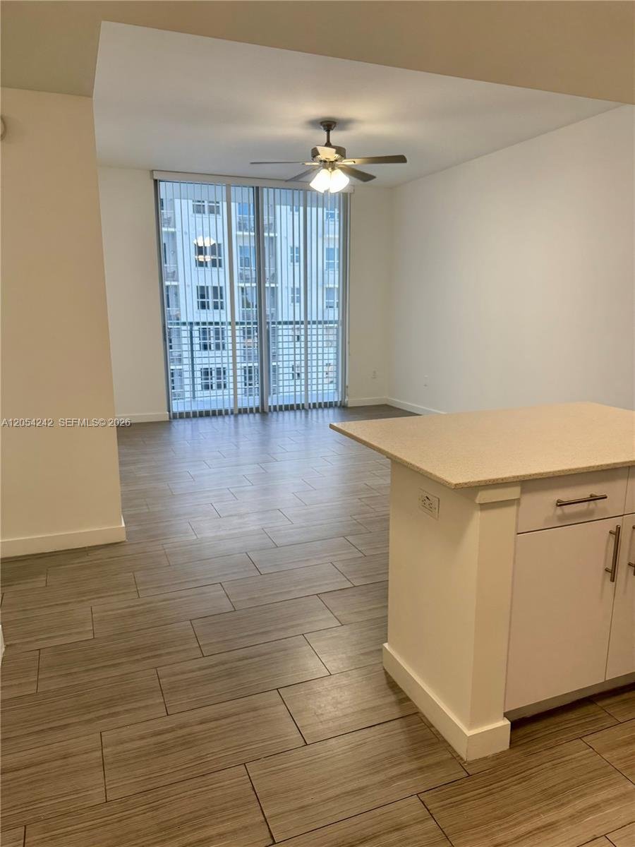 HOLLYWOOD Condo: 1776 Polk St