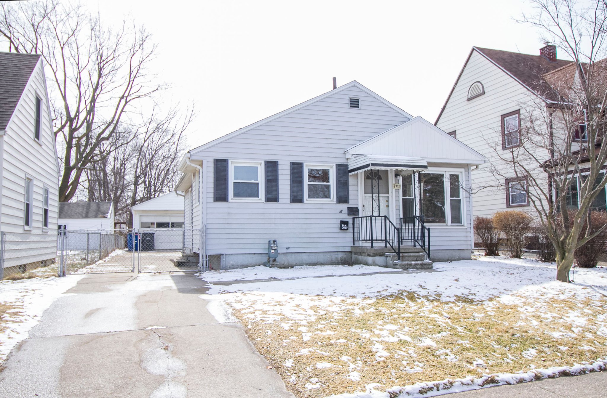 Toledo House: 7 W Capistrano