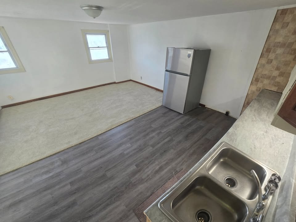 Waterford Apartment: 11 Watertown Rd