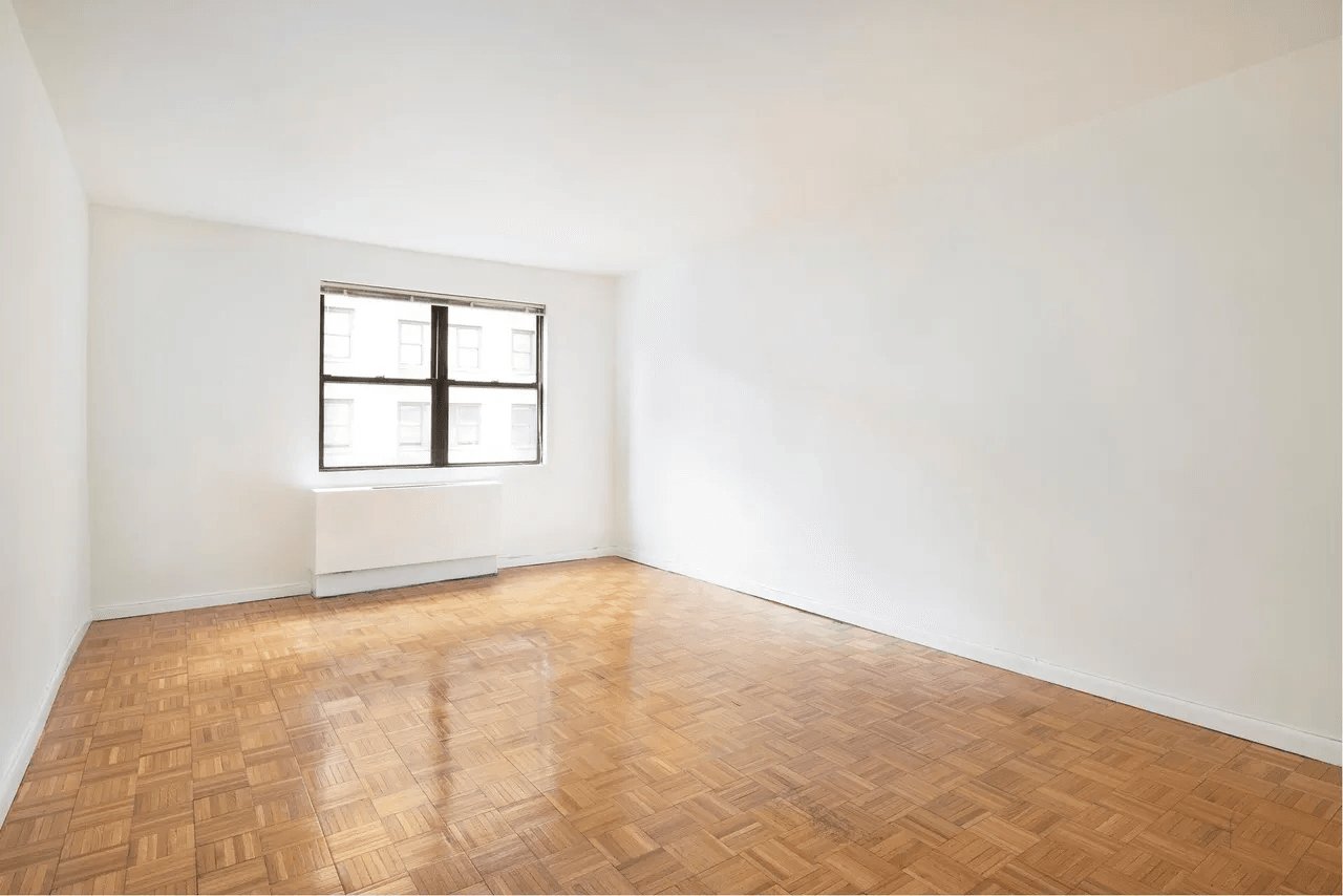 New York Condo: 402 E 90th St
