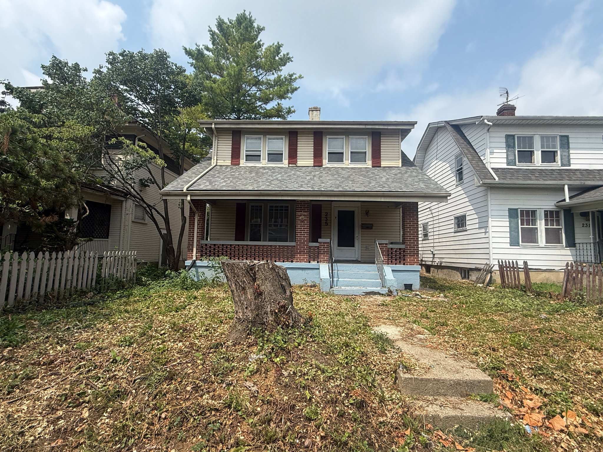 Dayton House: 235 S Findlay St