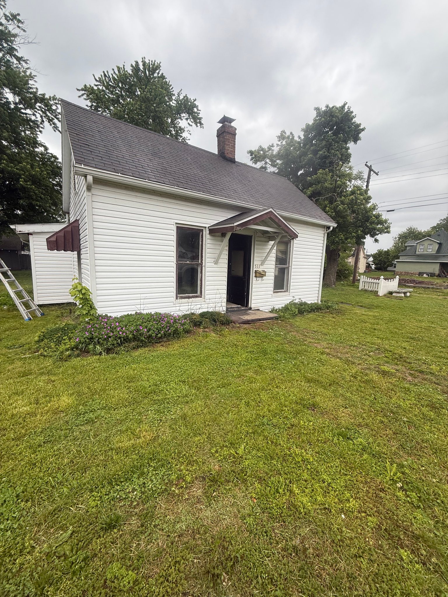 Clinton House: 533 Higgins St