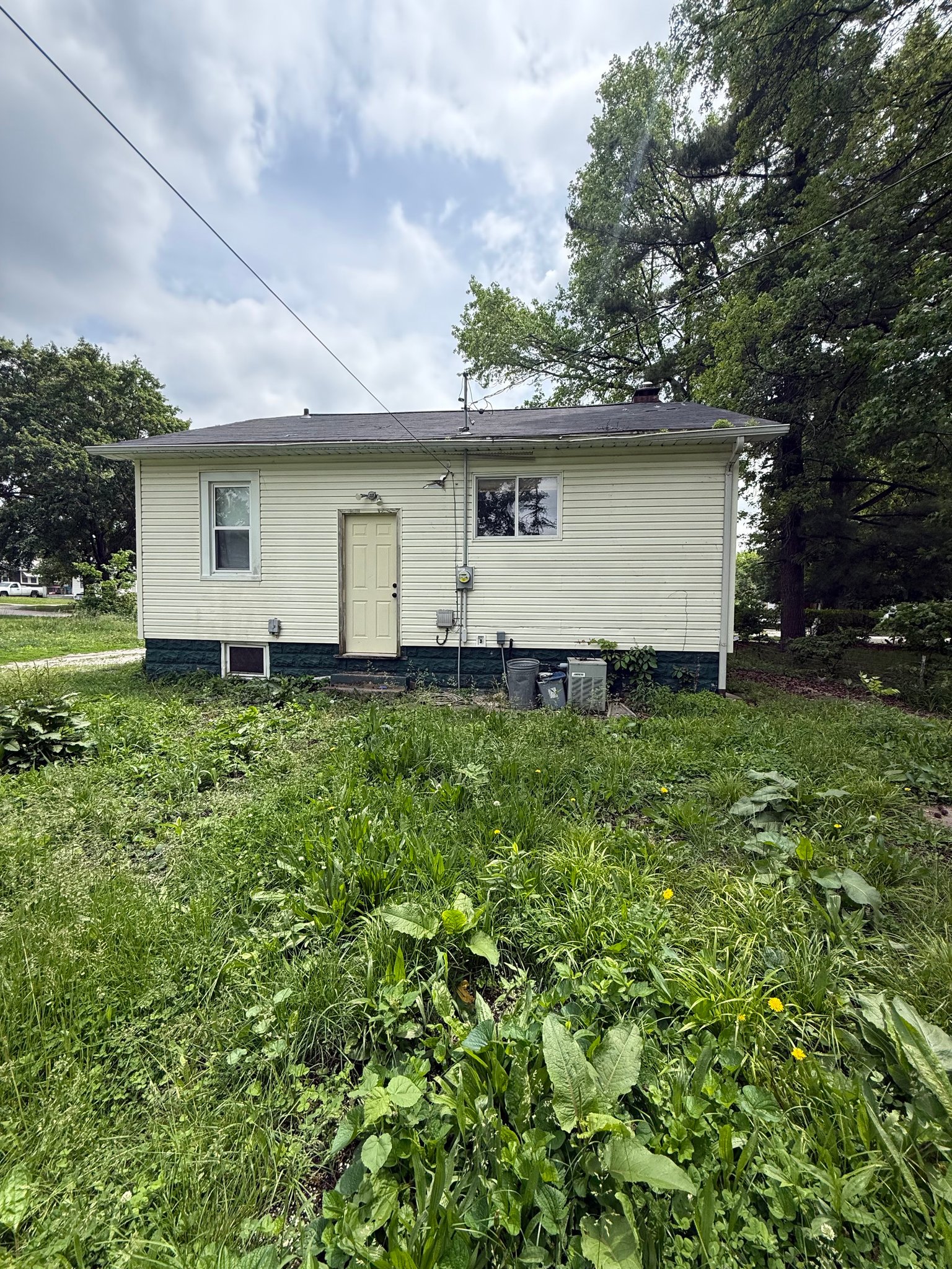 Decatur House: 1252 E Whitmer St