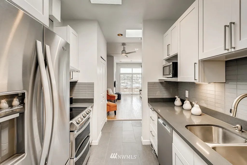 SEATTLE Condo: 1504 Aurora Ave N