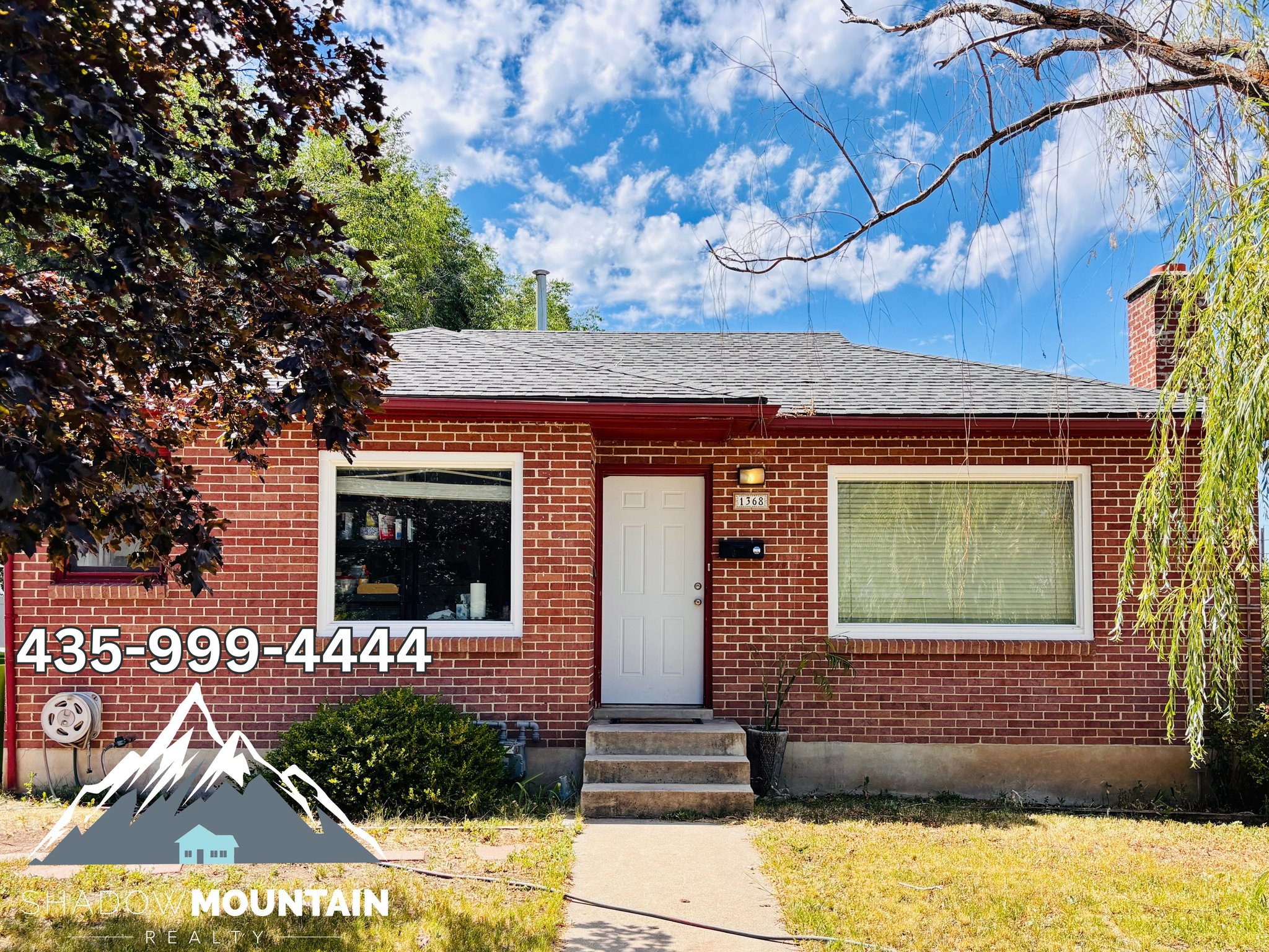 Logan House: 1368 Davis Ave