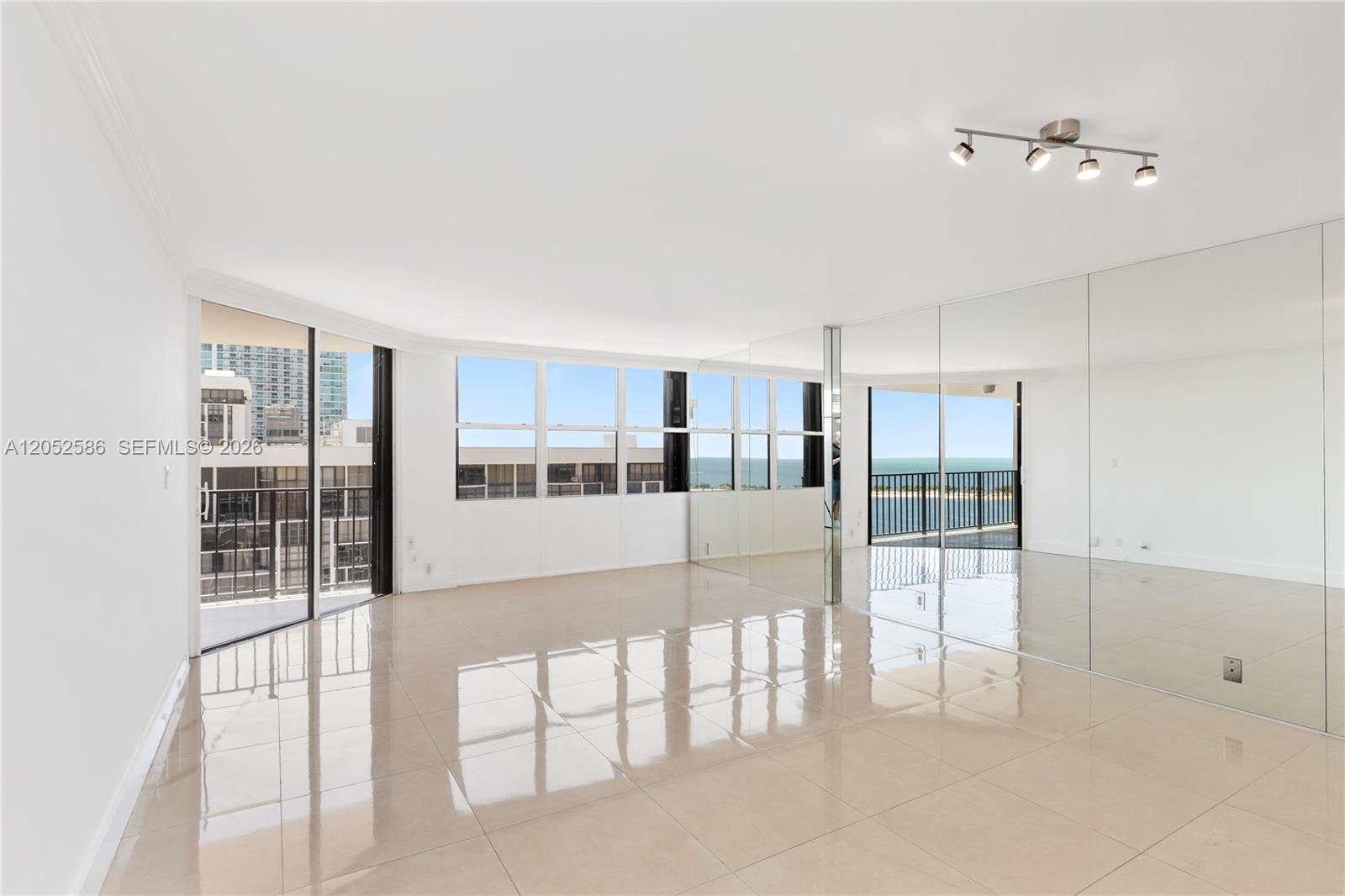Miami Condo: 1901 Brickell Ave # B1903