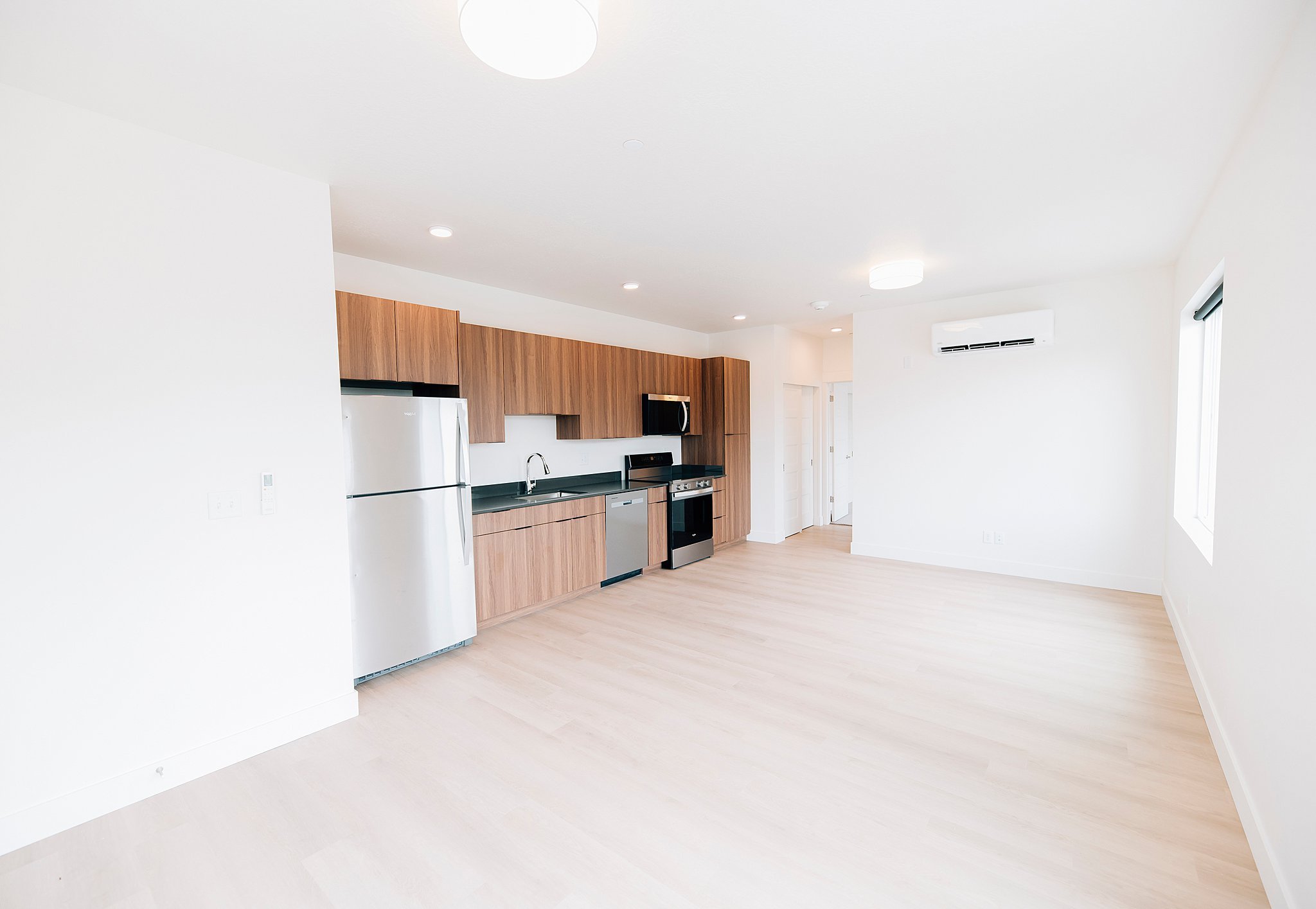 Bountiful Apartment: 408 S Main St.