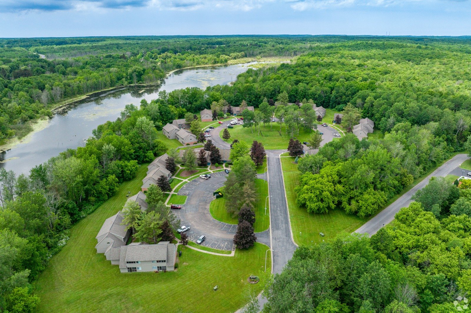 fulton Single Room: 2 Meadowbrook Cir