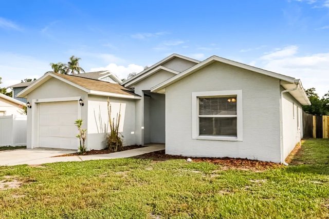 Tampa House: 1319 W Knollwood St,