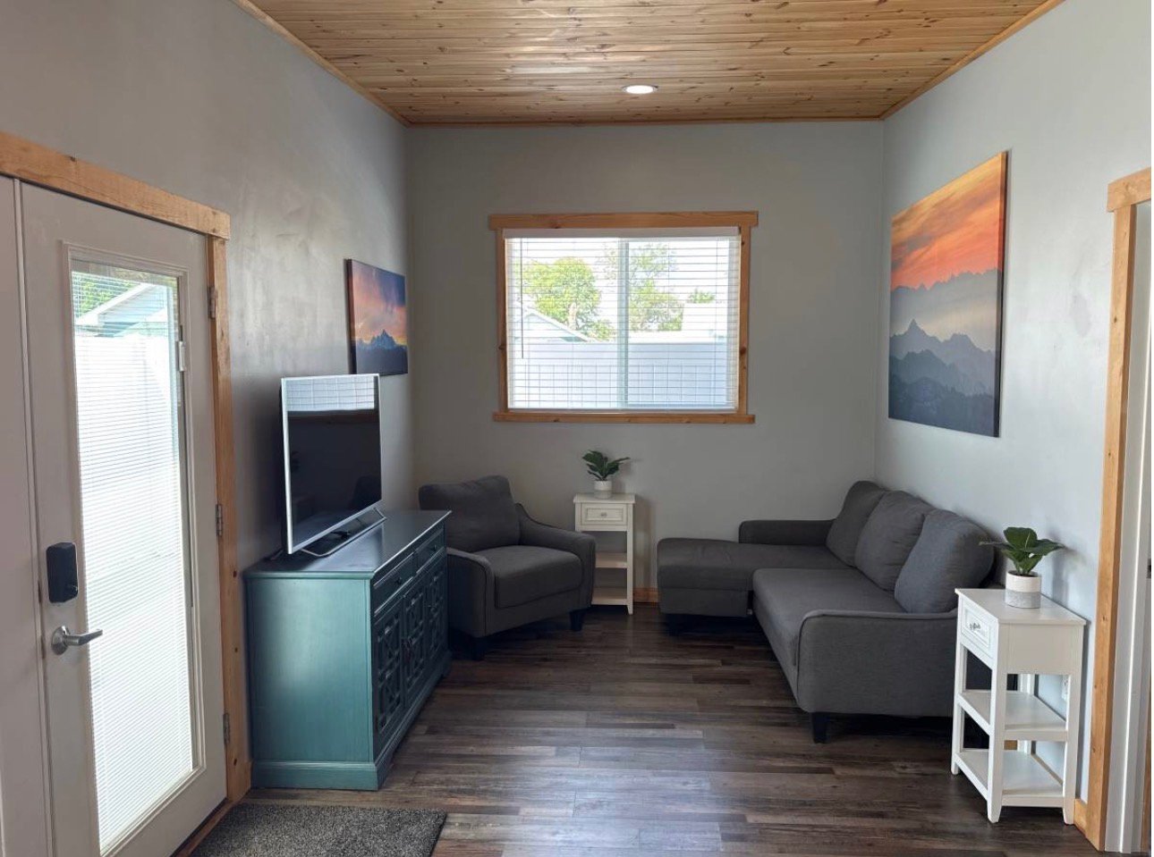 Laurel House: 618 Cottonwood Avenue