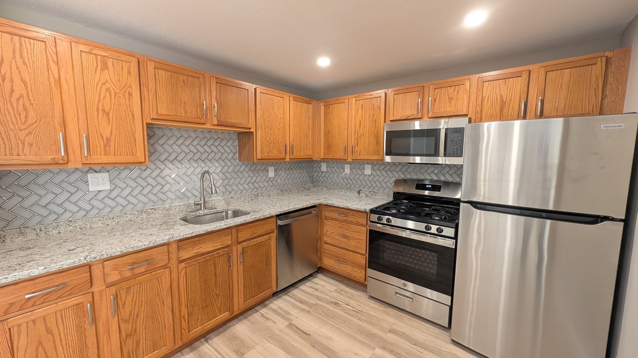 Avon Condo: 48 Avonwood rd