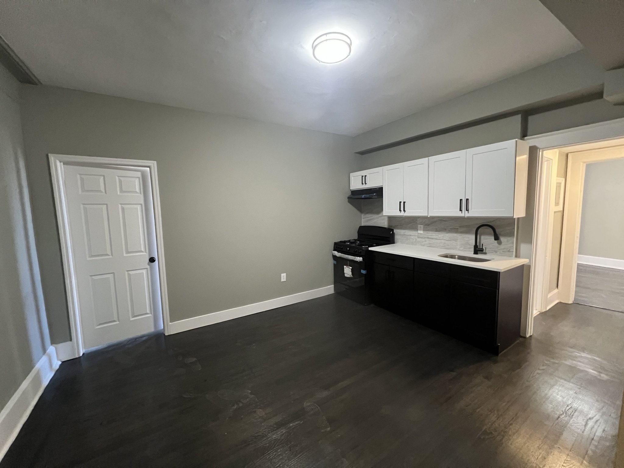Newark Apartment: 1003 S Orange Ave