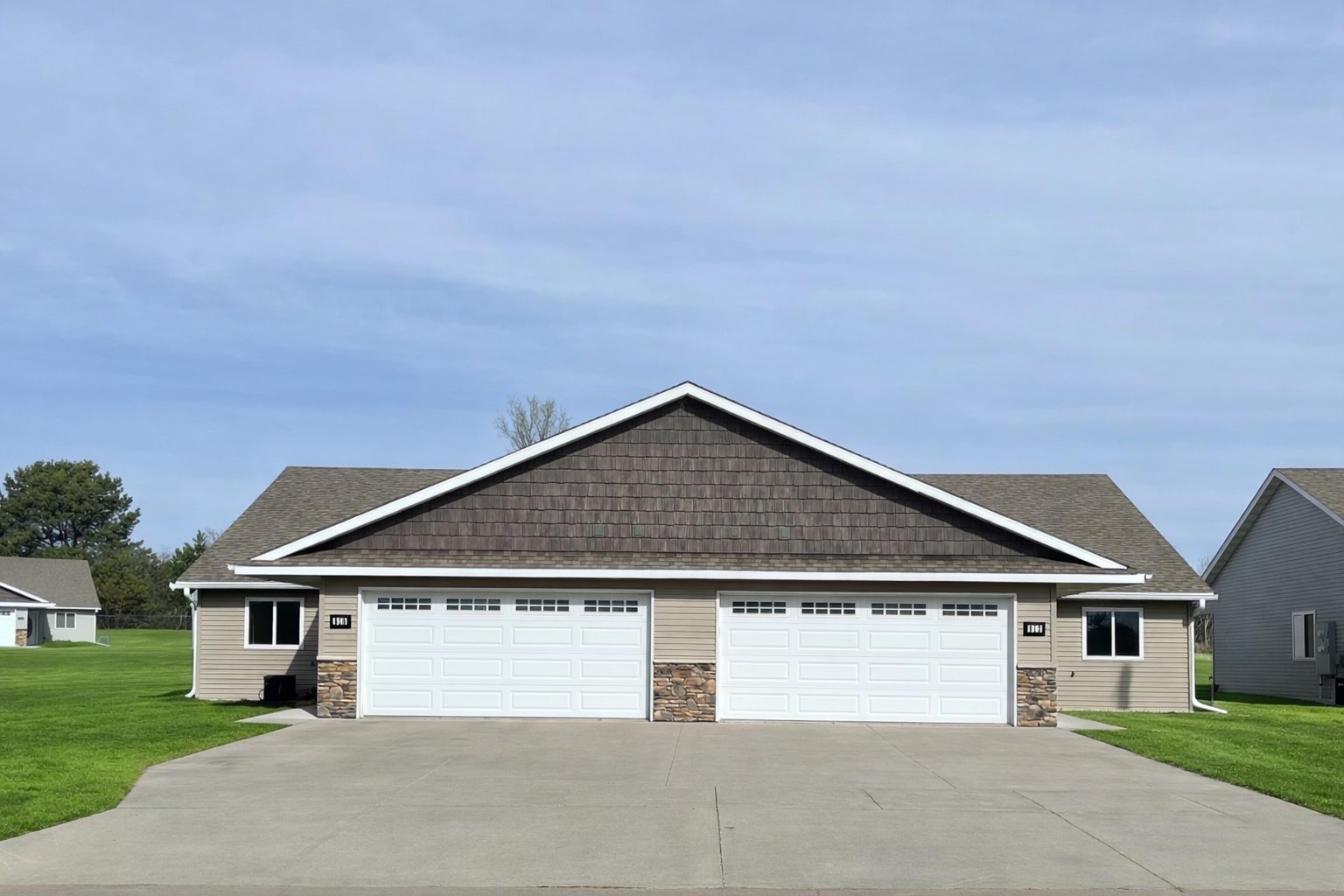 Chippewa Falls Condo: 910 E Wisconsin St