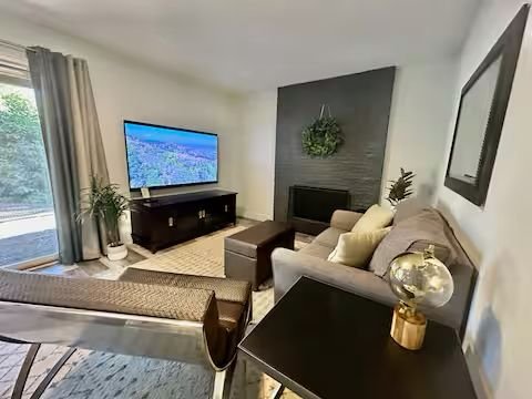 Tigard House: 9515 SW Edgewood Street