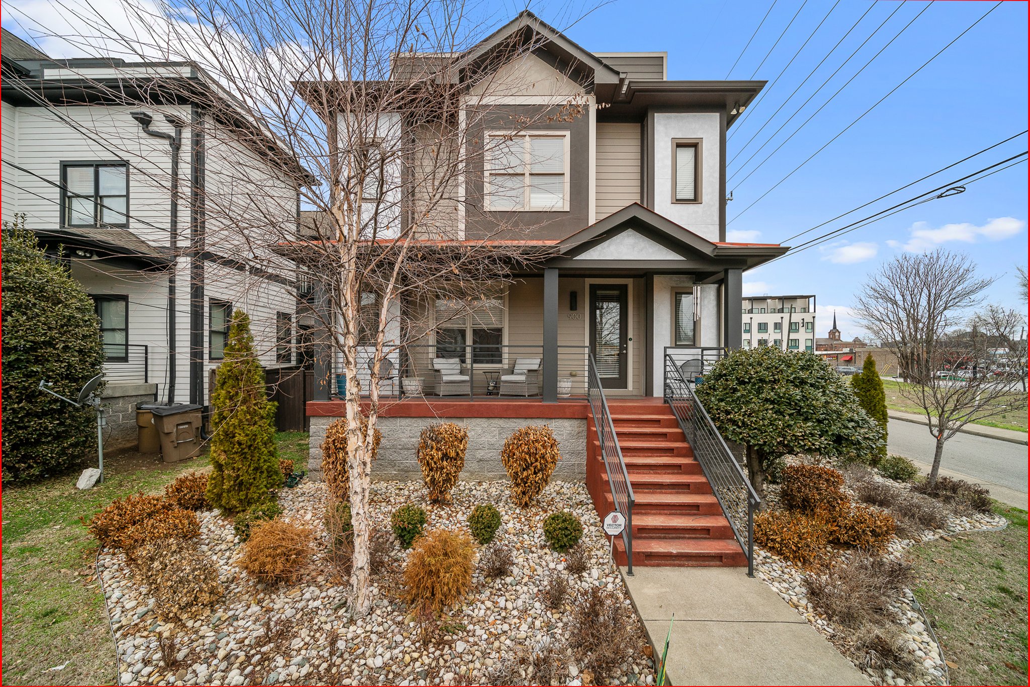 Nashville House: 900 Phillips St
